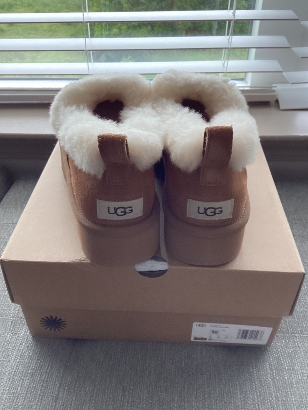 UGG® Nita Genuine Shearling Slipper (Women) 10M - Picture 11 of 15